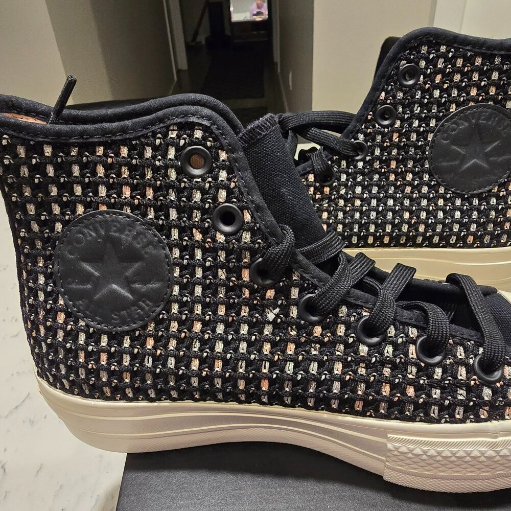 NEW Converse Chuck Taylor All Star Lift Platform Crochet Women's Size 7 NEW